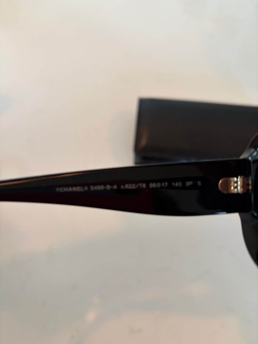 CHANEL Black Glossy Oversized Round-Edge Sunglasses - Picture 5 of 5